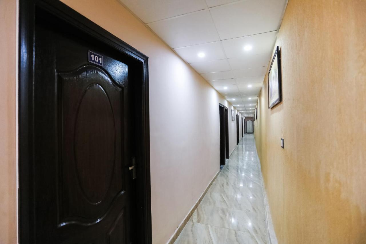فريد آباد Oyo 72993 Hotel The Gold المظهر الخارجي الصورة